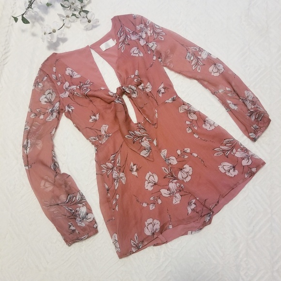 The Jetset Diaries Oasis Floral Keyhole Romper - Picture 3 of 8